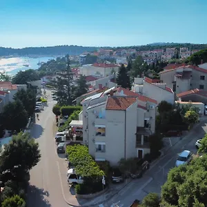 Antic , Pula Croatia