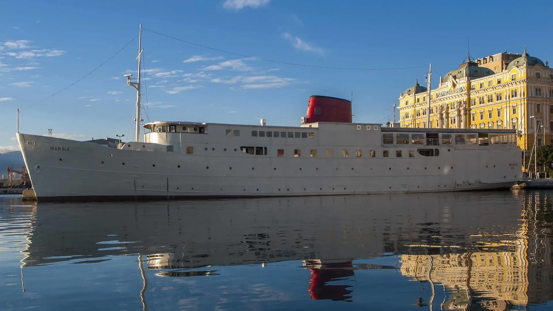 Botel Marina Rijeka 2*,