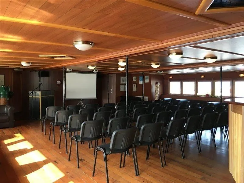 Botel Marina Hostel