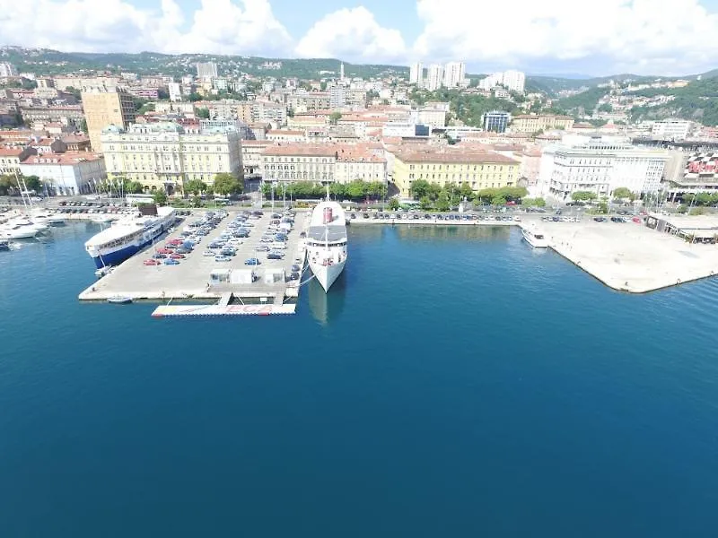 Hostel Botel Marina Rijeka